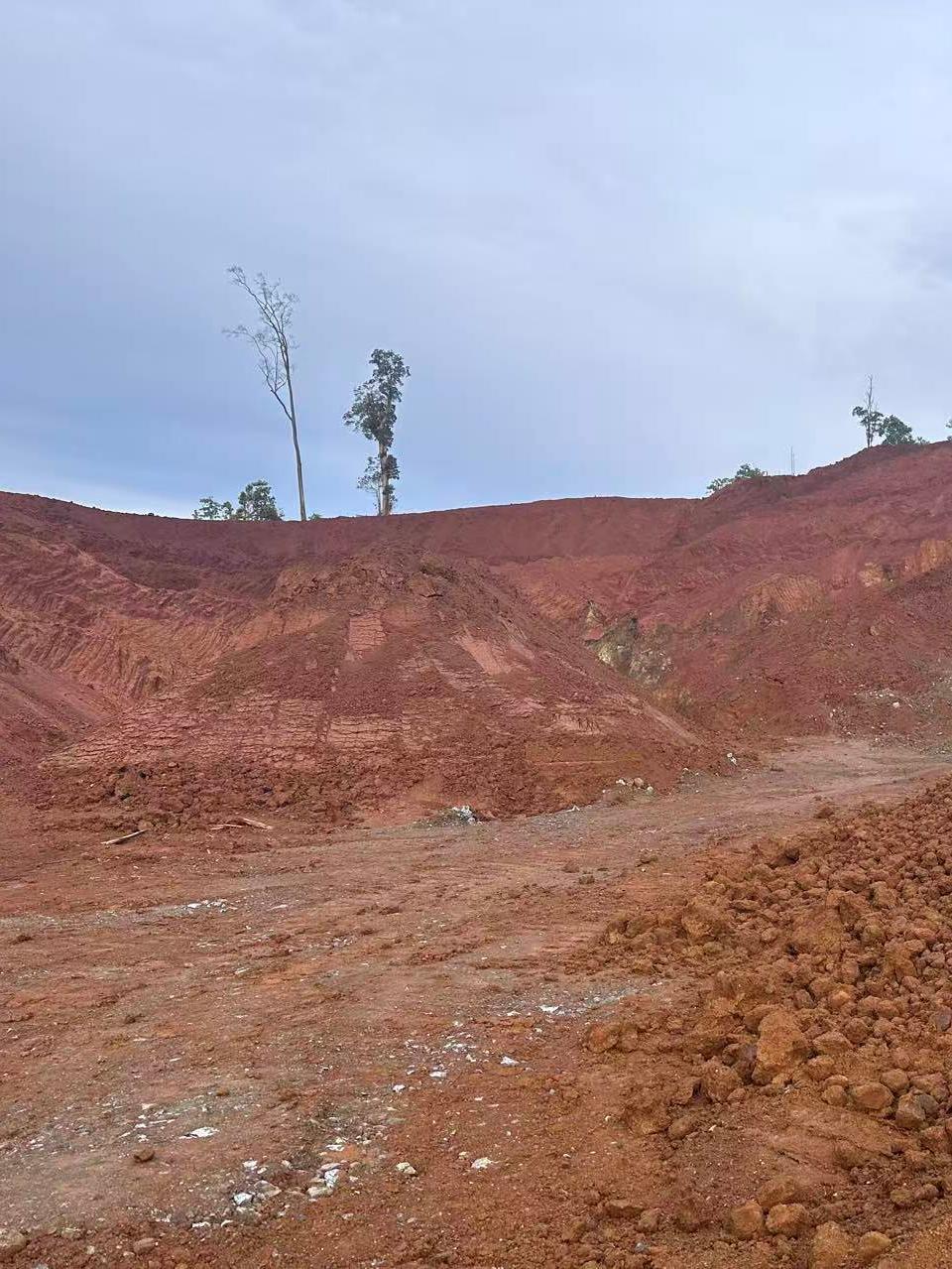 Bentang area kerja tambang laterit di Sulawesi Tengah